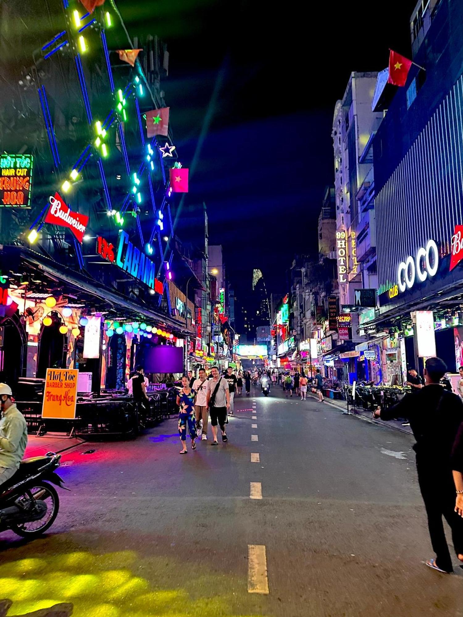 Aparthotel The Hidden Hogwarts - Nearly Bui Vien Walking Street Ciudad Ho Chi Minh  Exterior foto