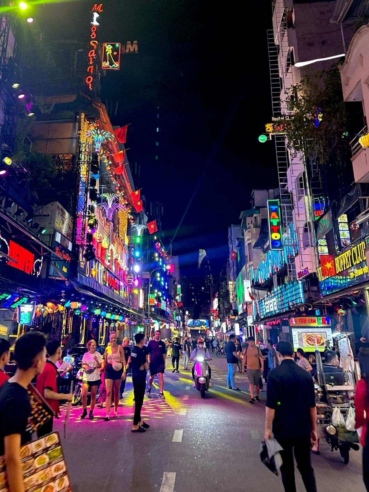 Aparthotel The Hidden Hogwarts - Nearly Bui Vien Walking Street Ciudad Ho Chi Minh  Exterior foto