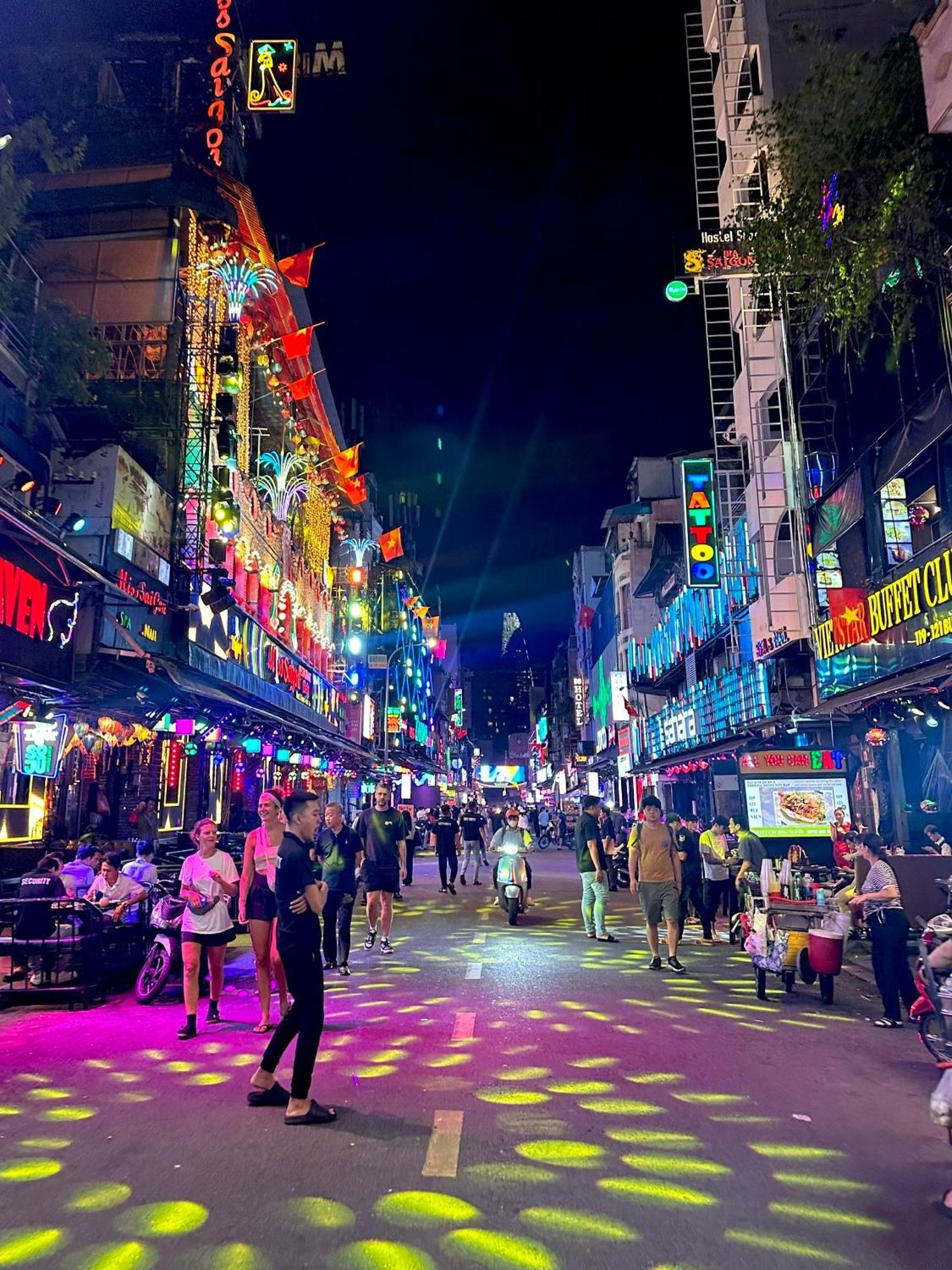 Aparthotel The Hidden Hogwarts - Nearly Bui Vien Walking Street Ciudad Ho Chi Minh  Exterior foto